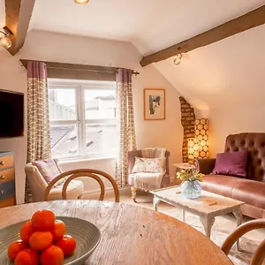 Pass The Keys Brand New! Cosy, Period Flat, Heart Of Chester