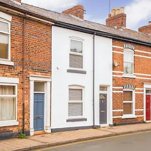 South View - 3 Bed Modern House - Close To Centre Chester